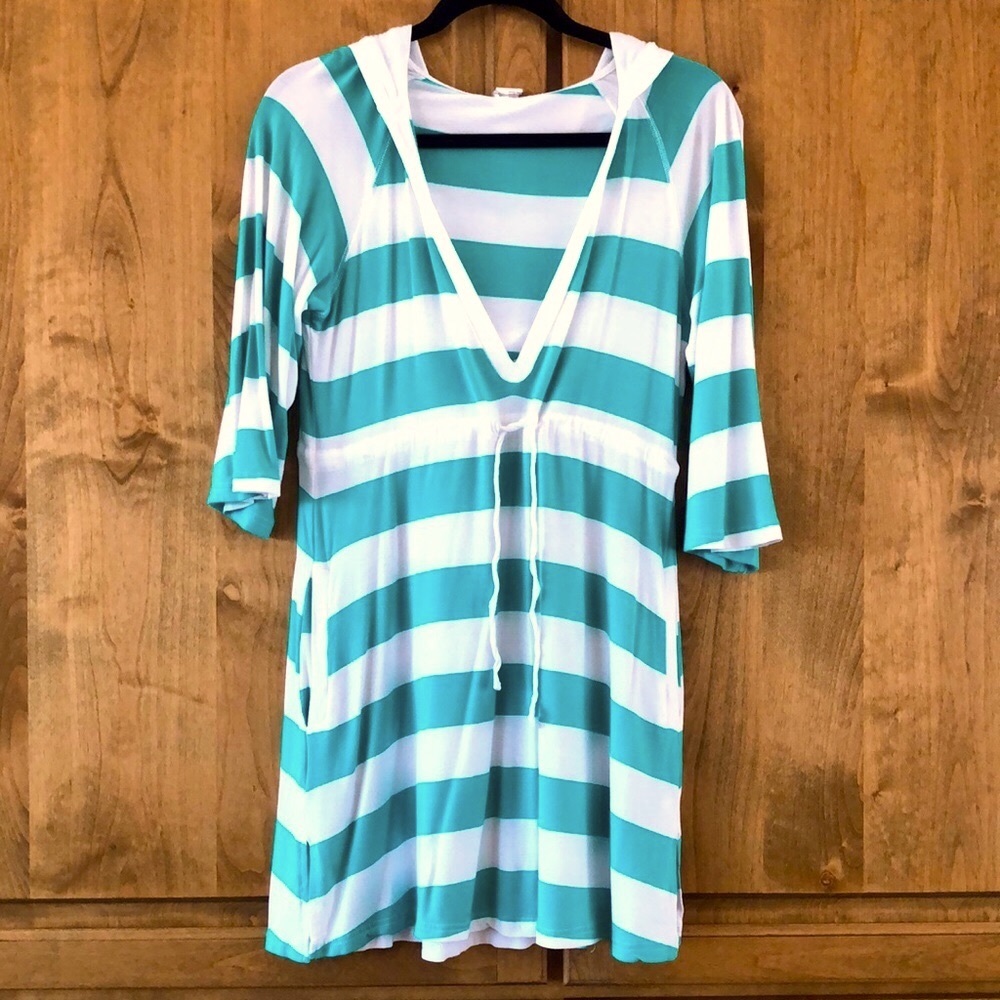 Kenneth Cole Reaction super/soft swimwear coverup